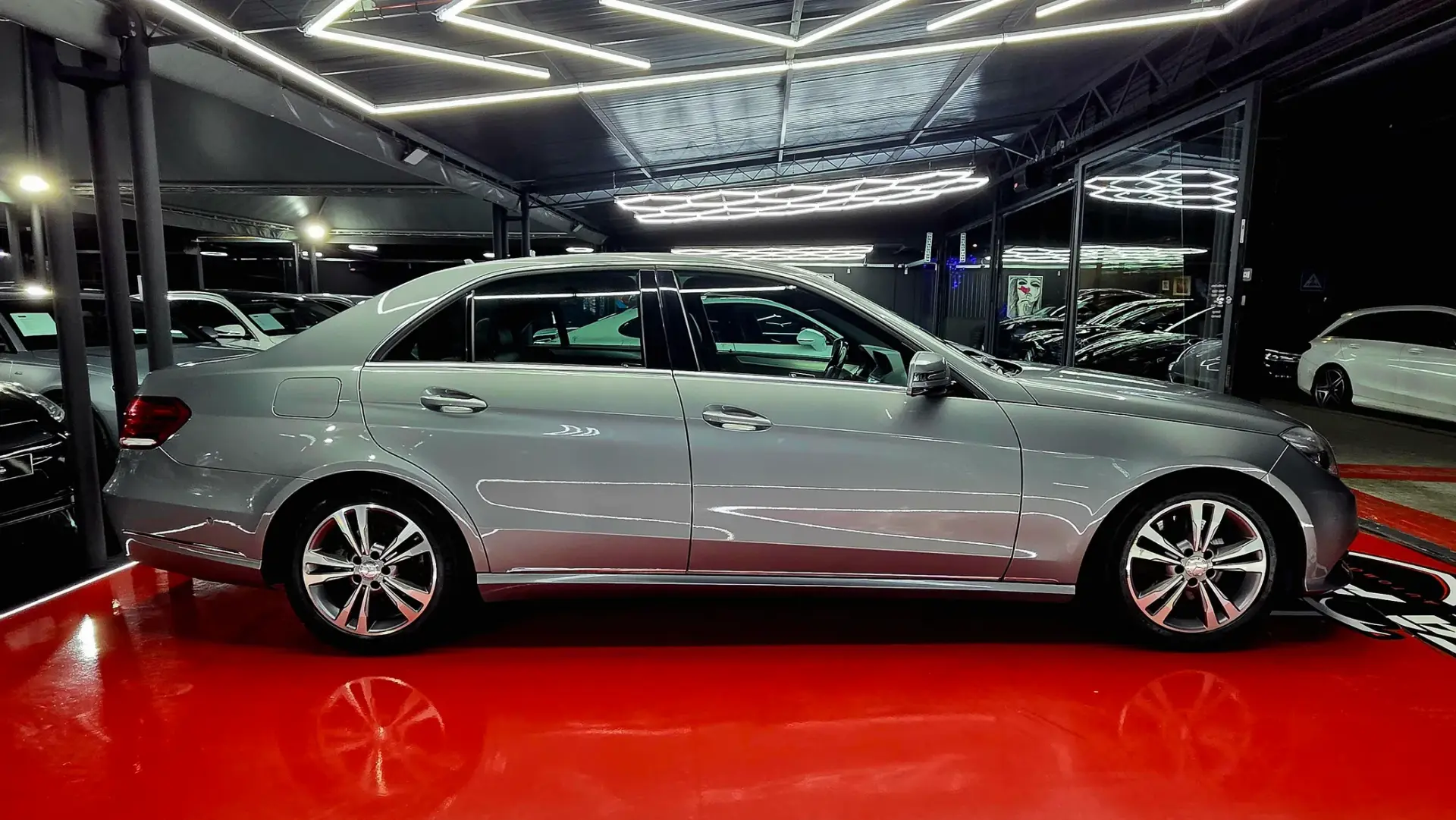 Mercedes-Benz E 300 BlueTEC Hybrid Avantgarde 107g 5
