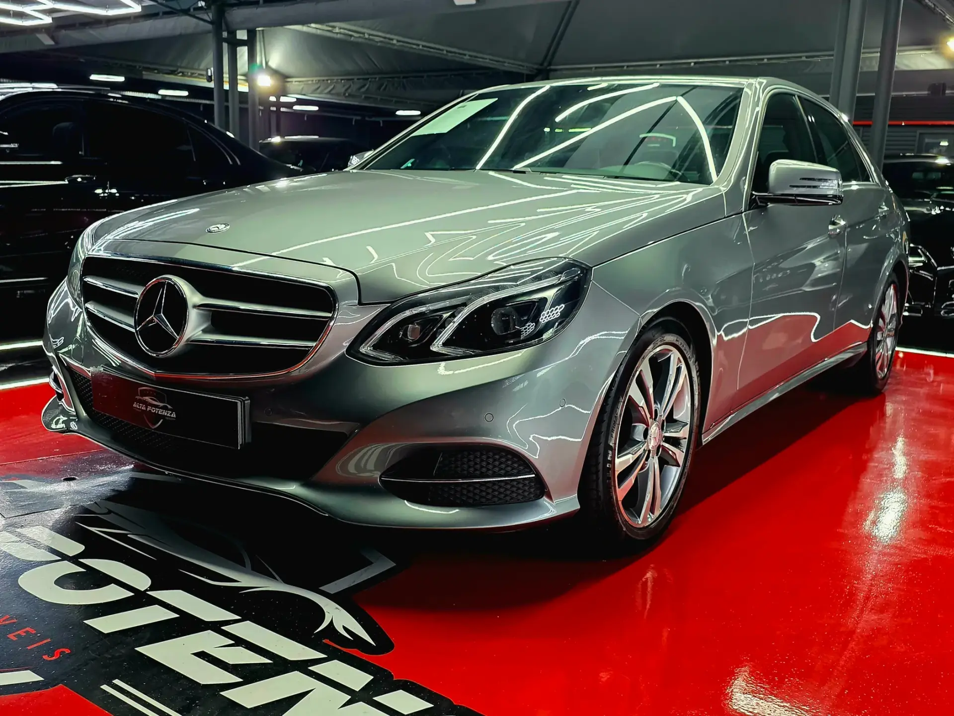 Mercedes-Benz E 300 BlueTEC Hybrid Avantgarde 107g 7