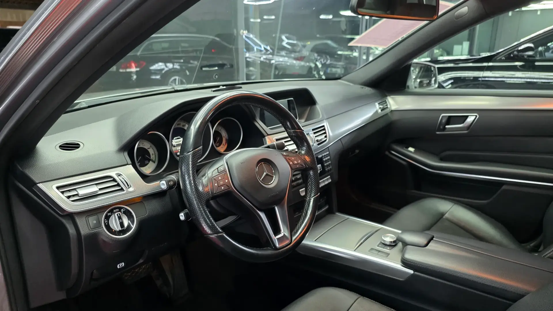 Mercedes-Benz E 300 BlueTEC Hybrid Avantgarde 107g 13