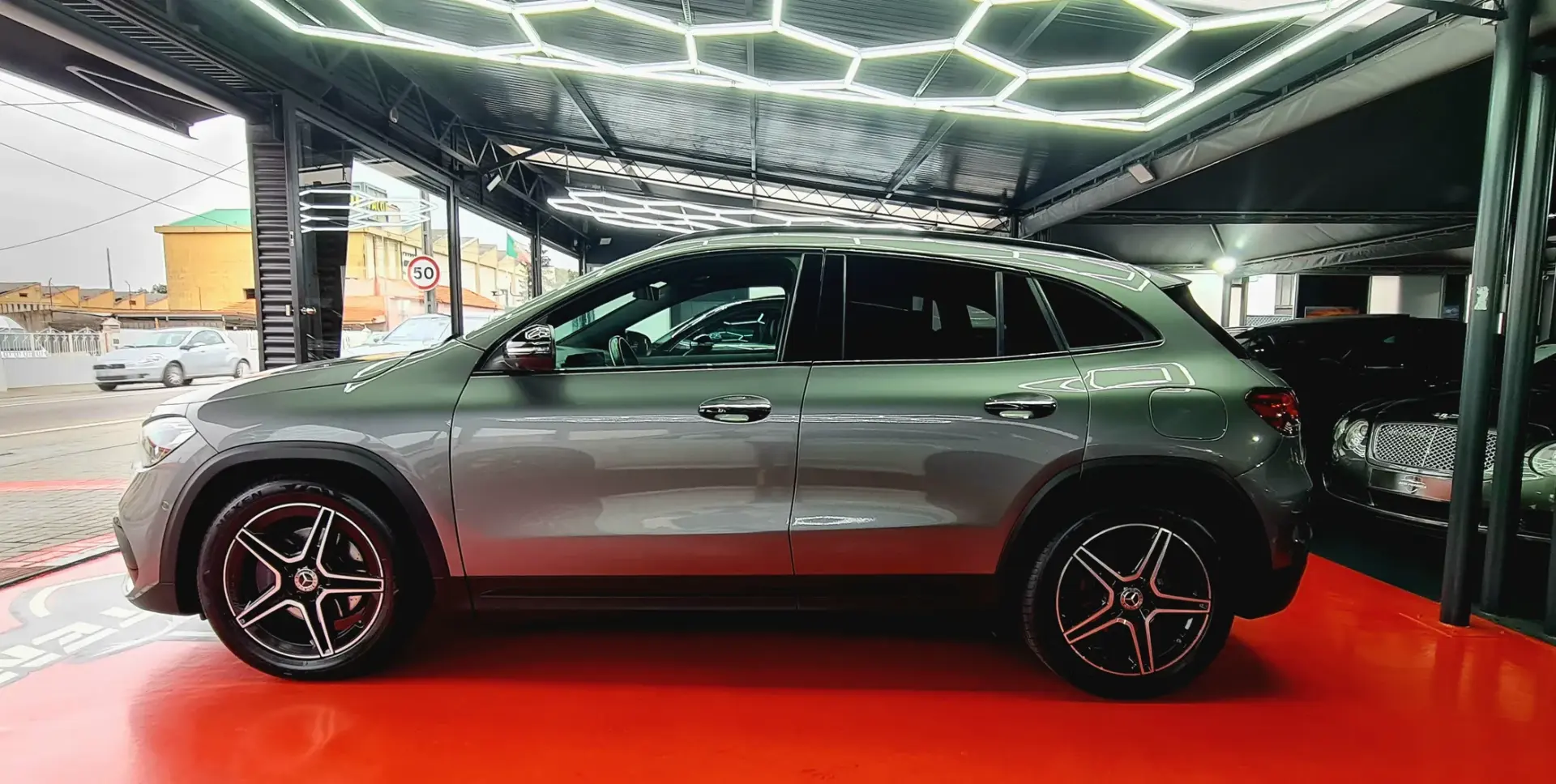 Mercedes-Benz GLA 200 d AMG Line 3