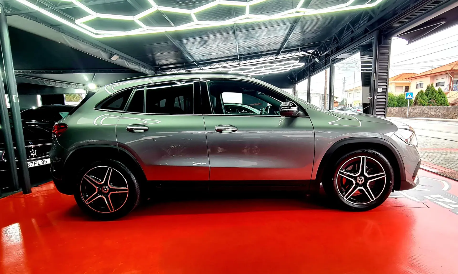 Mercedes-Benz GLA 200 d AMG Line 6