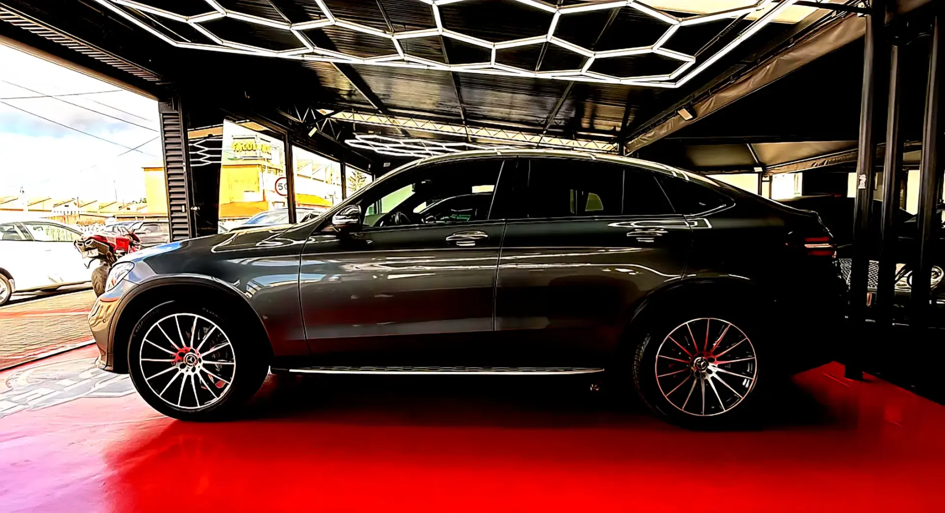 Mercedes-Benz GLC 250 d Coupé AMG Line 4-Matic 7