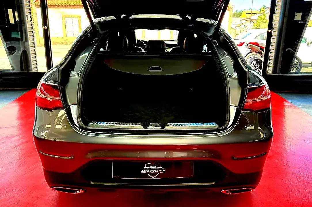 Mercedes-Benz GLC 250 d Coupé AMG Line 4-Matic 10