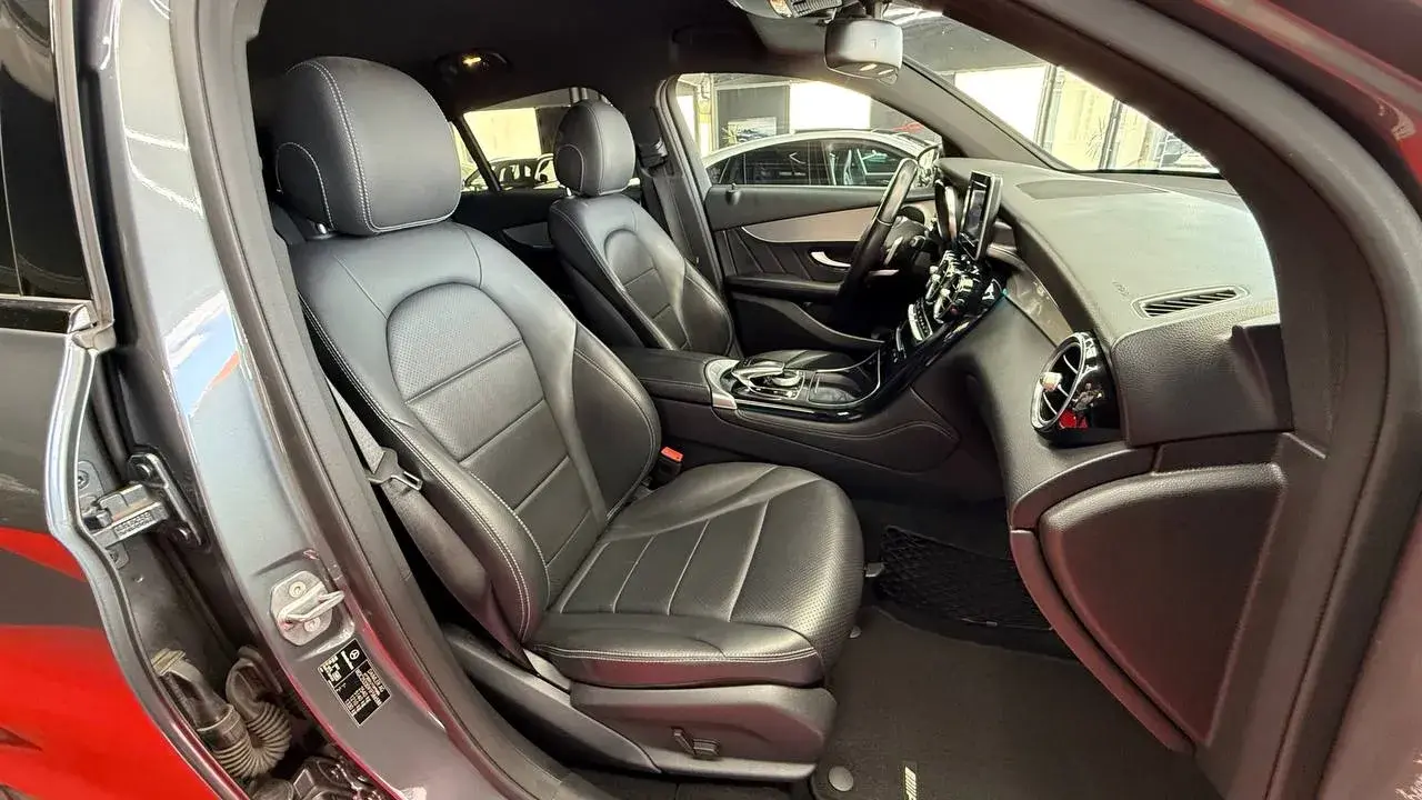 Mercedes-Benz GLC 250 d Coupé AMG Line 4-Matic 23