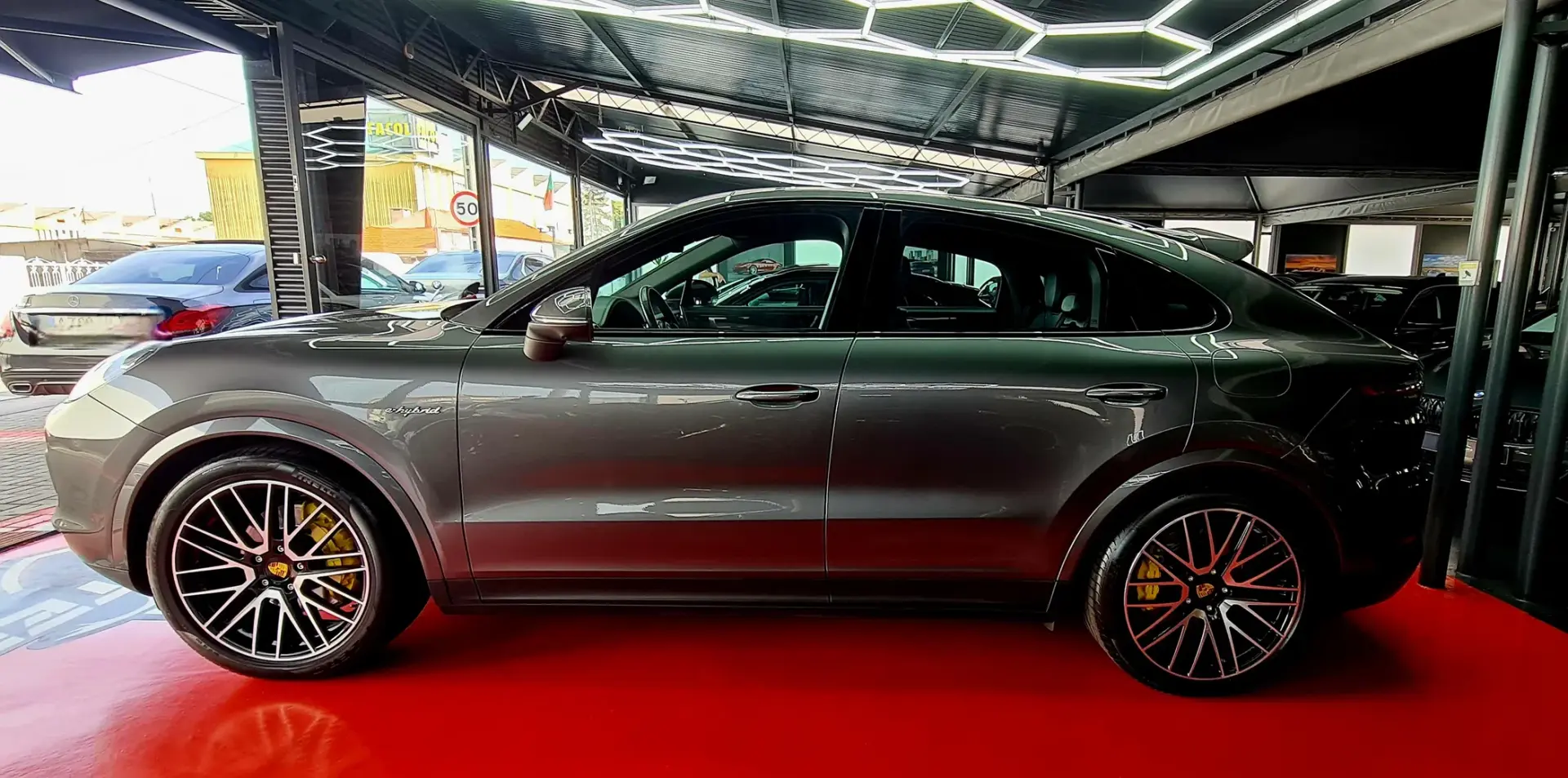 Porsche Cayenne Coupé E-Hybrid 5