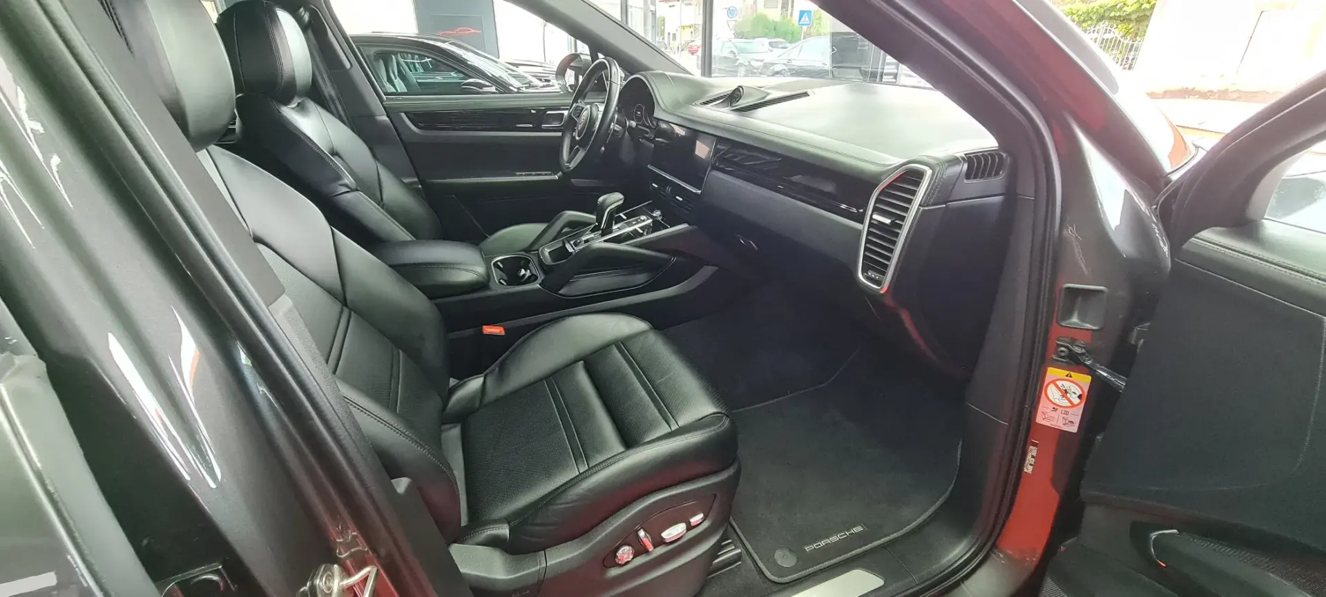 Porsche Cayenne Coupé E-Hybrid 19