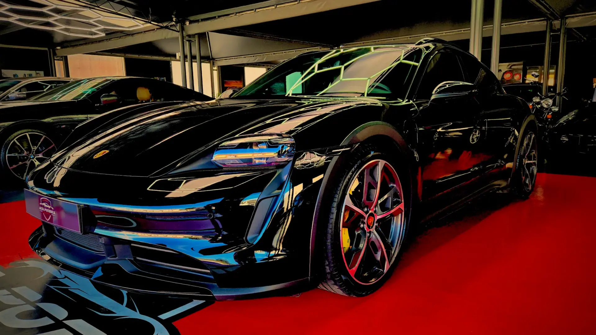 Porsche Taycan Cross Turismo TURBO 1