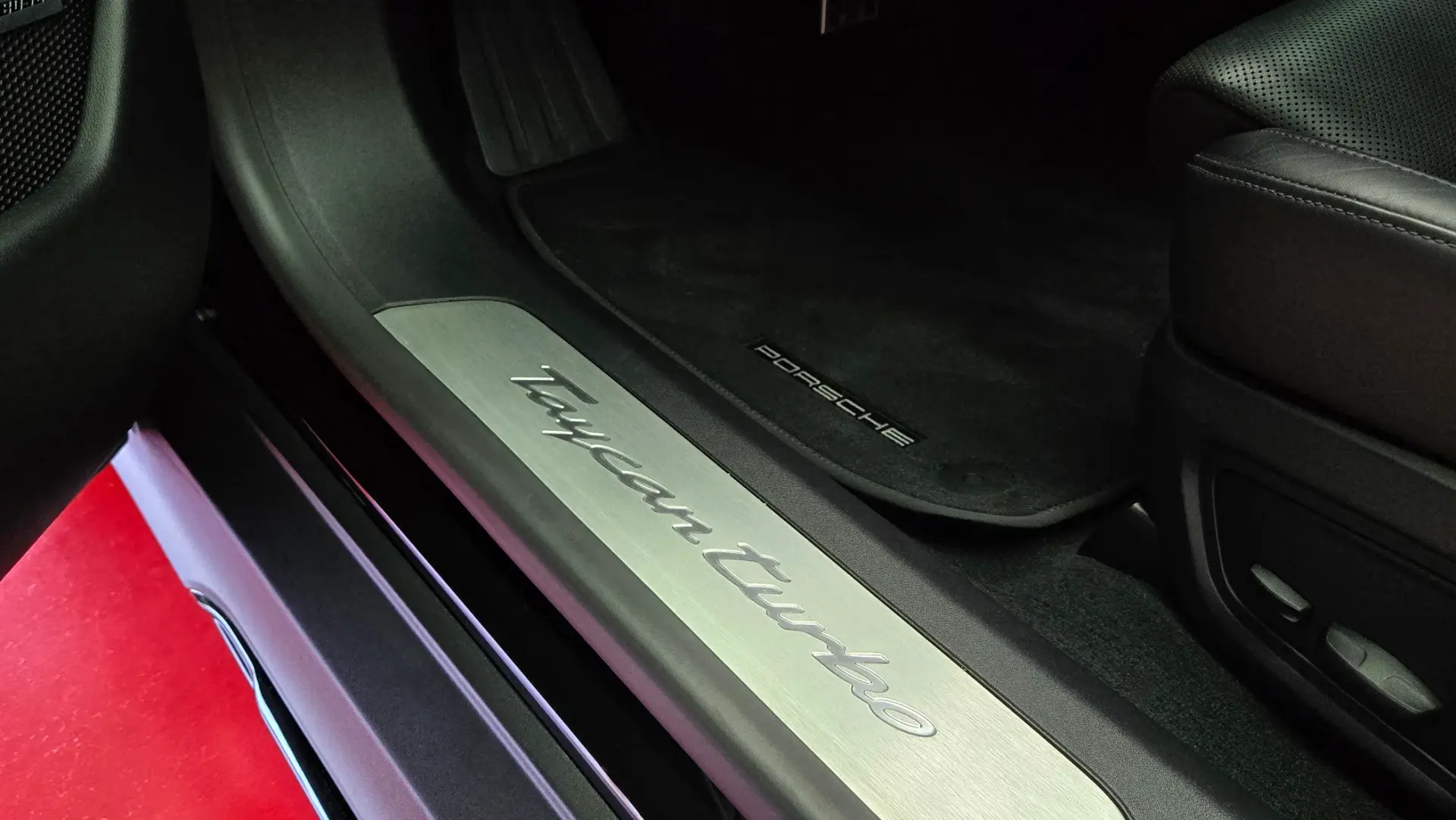 Porsche Taycan Cross Turismo TURBO 12