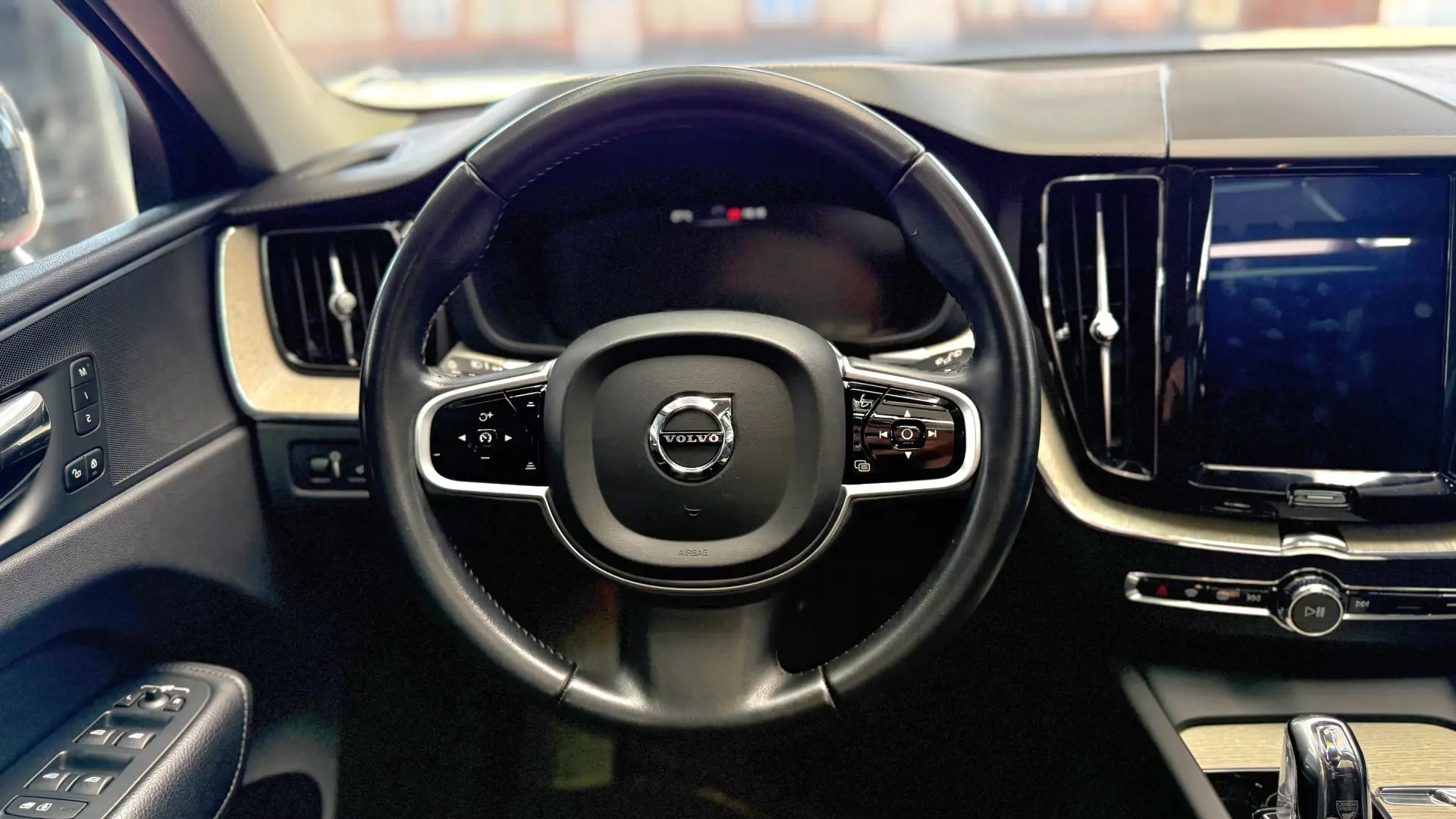 Volvo XC 60 2.0 B4 Inscription Geartronic 12