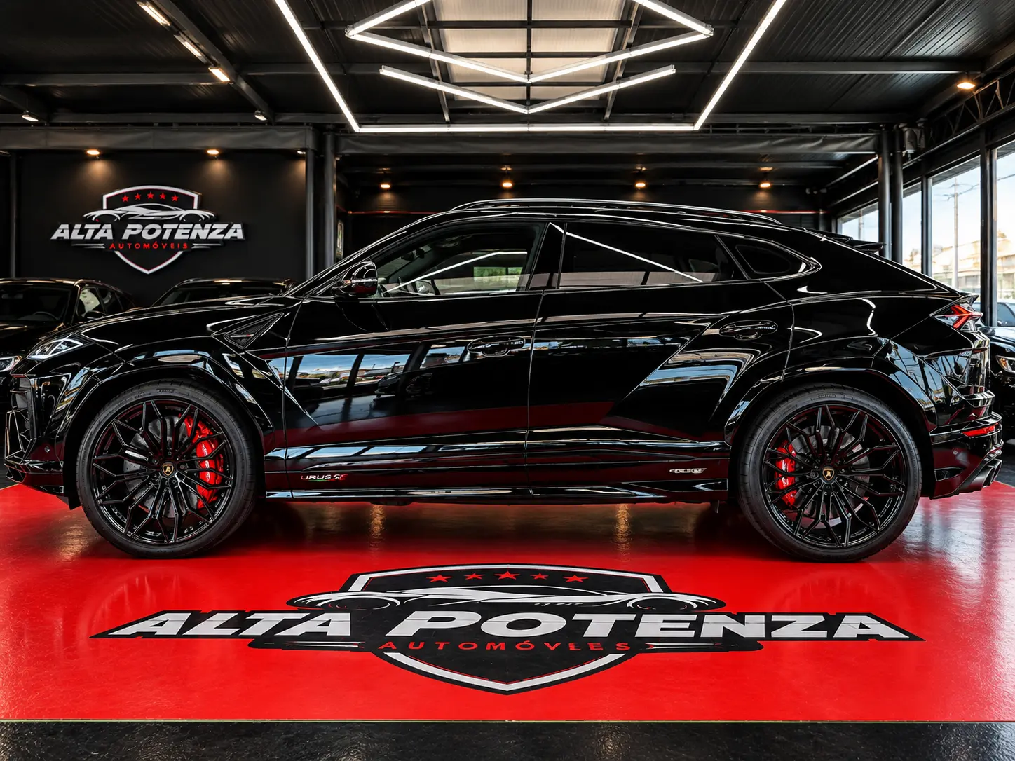 Lamborghini Urus 4.0 V8 SE 6