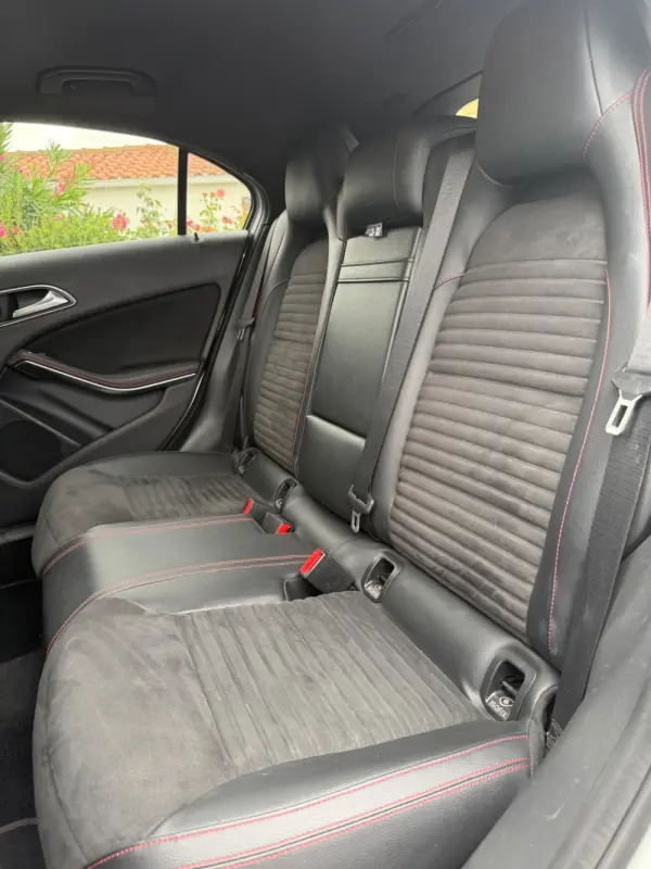 Mercedes-Benz A 200 CDi BlueEfficiency AMG Line 7