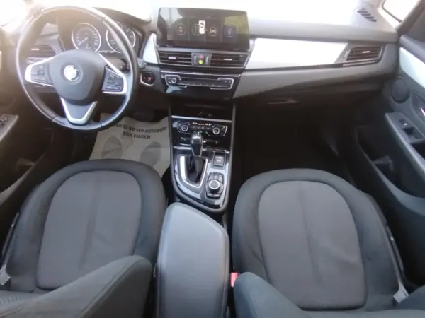 BMW 216 Active Tourer d Line Luxury 9
