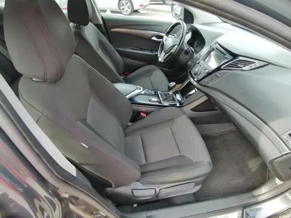 Hyundai i40 SW 1.7 CRDi Blue Comfort 8
