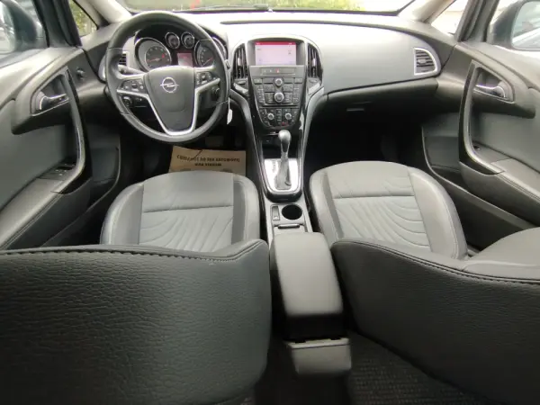 Opel Astra 1.4 T Cosmo Automatico 6