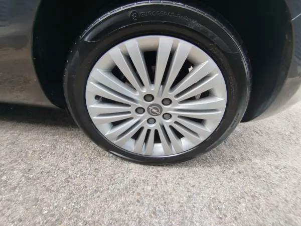 Opel Astra 1.4 T Cosmo Automatico 10