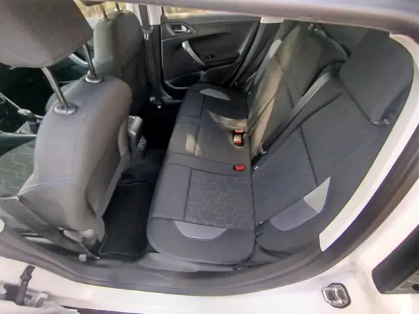 Peugeot 2008 1.2 PureTech Style 4