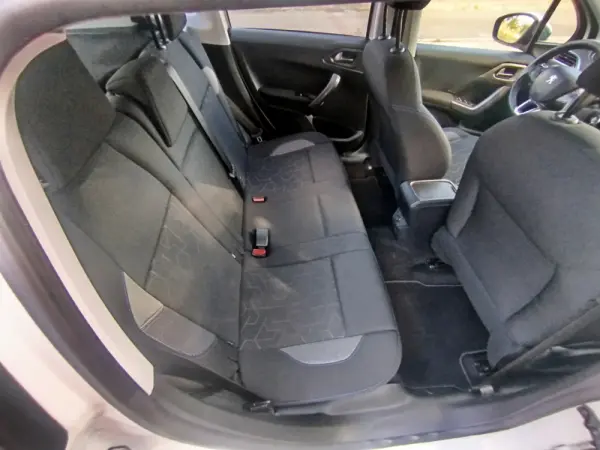 Peugeot 2008 1.2 PureTech Style 5