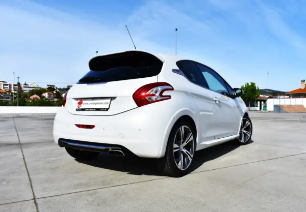 Peugeot 208 GTi 200 THP 2