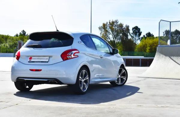 Peugeot 208 GTi 200 THP 6