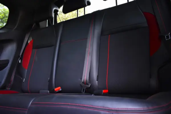 Peugeot 208 GTi 200 THP 26
