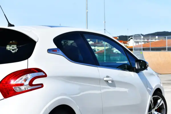 Peugeot 208 GTi 200 THP 27