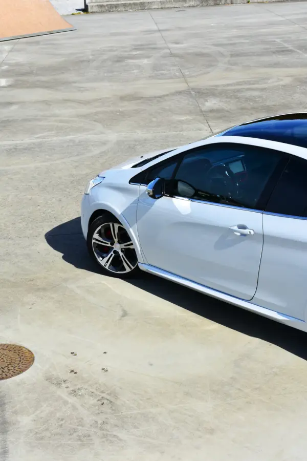 Peugeot 208 GTi 200 THP 30
