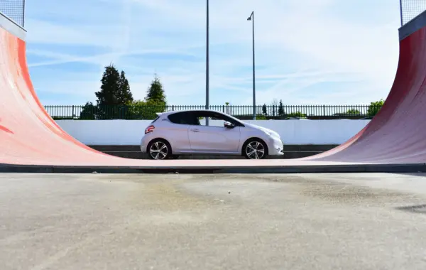 Peugeot 208 GTi 200 THP 41