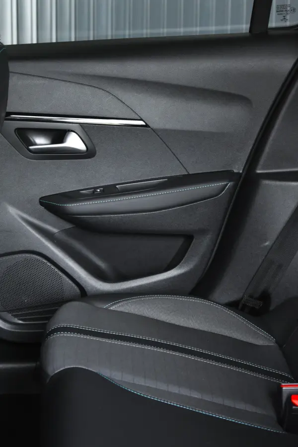 Peugeot 208 1.2 PureTech Allure Pack 13