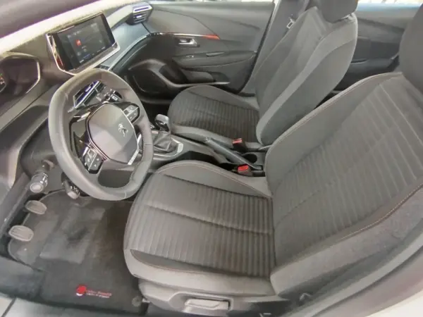 Peugeot 208 1.2 PureTech Active 5