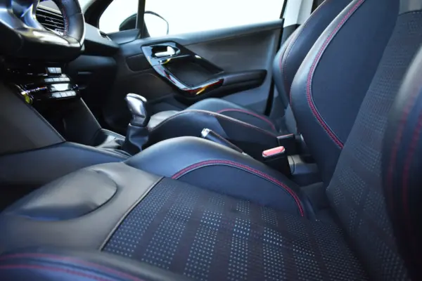 Peugeot 208 1.6 BlueHDi GT Line 9