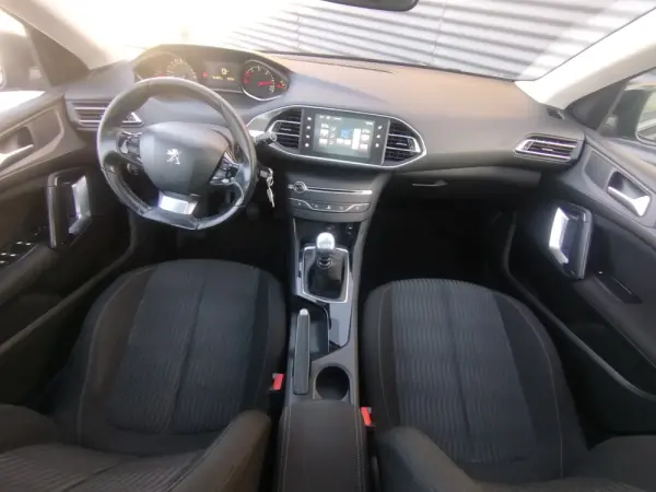 Peugeot 308 SW 1.6 BlueHDi Allure 10