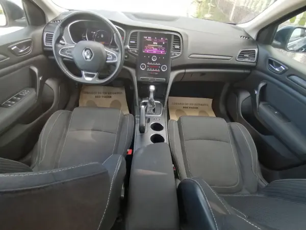 Renault Mégane Blue DCI 115 EDC LIMITED 9