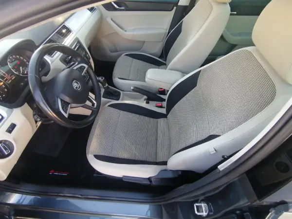 Skoda Rapid Spaceback 1.6 TDi Ambition DSG 5