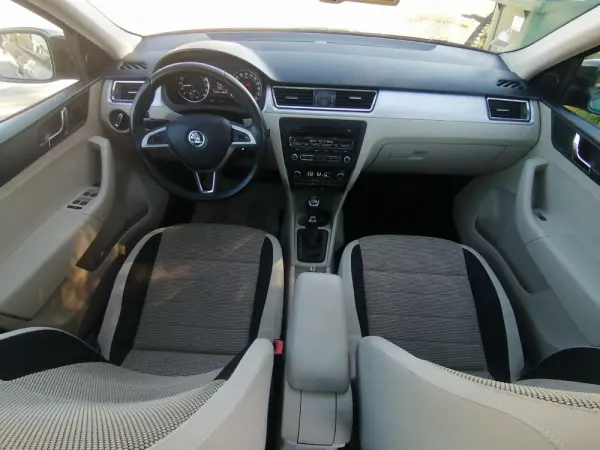 Skoda Rapid Spaceback 1.6 TDi Ambition DSG 11