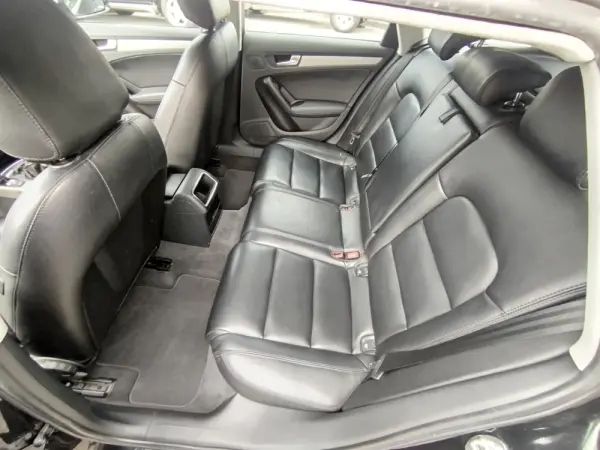 Audi A4 Avant 2.0 TDi Exclusive 9