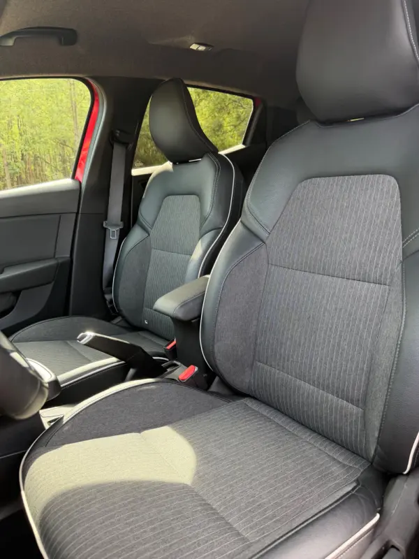 Mitsubishi Colt 1.0 MPI-T Launch Edition 8