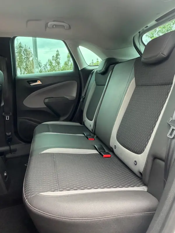 Opel Crossland X 1.2 T Business Edition 11