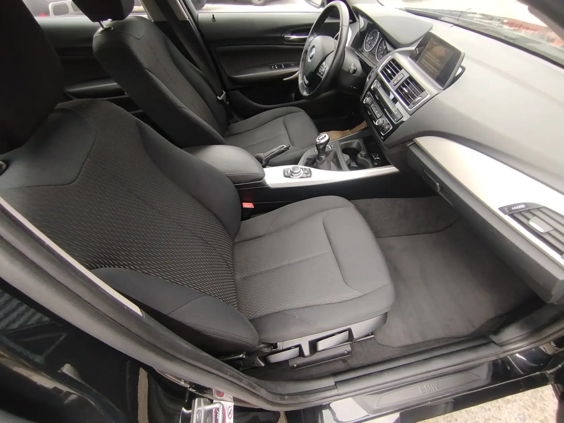 BMW 116 d 6