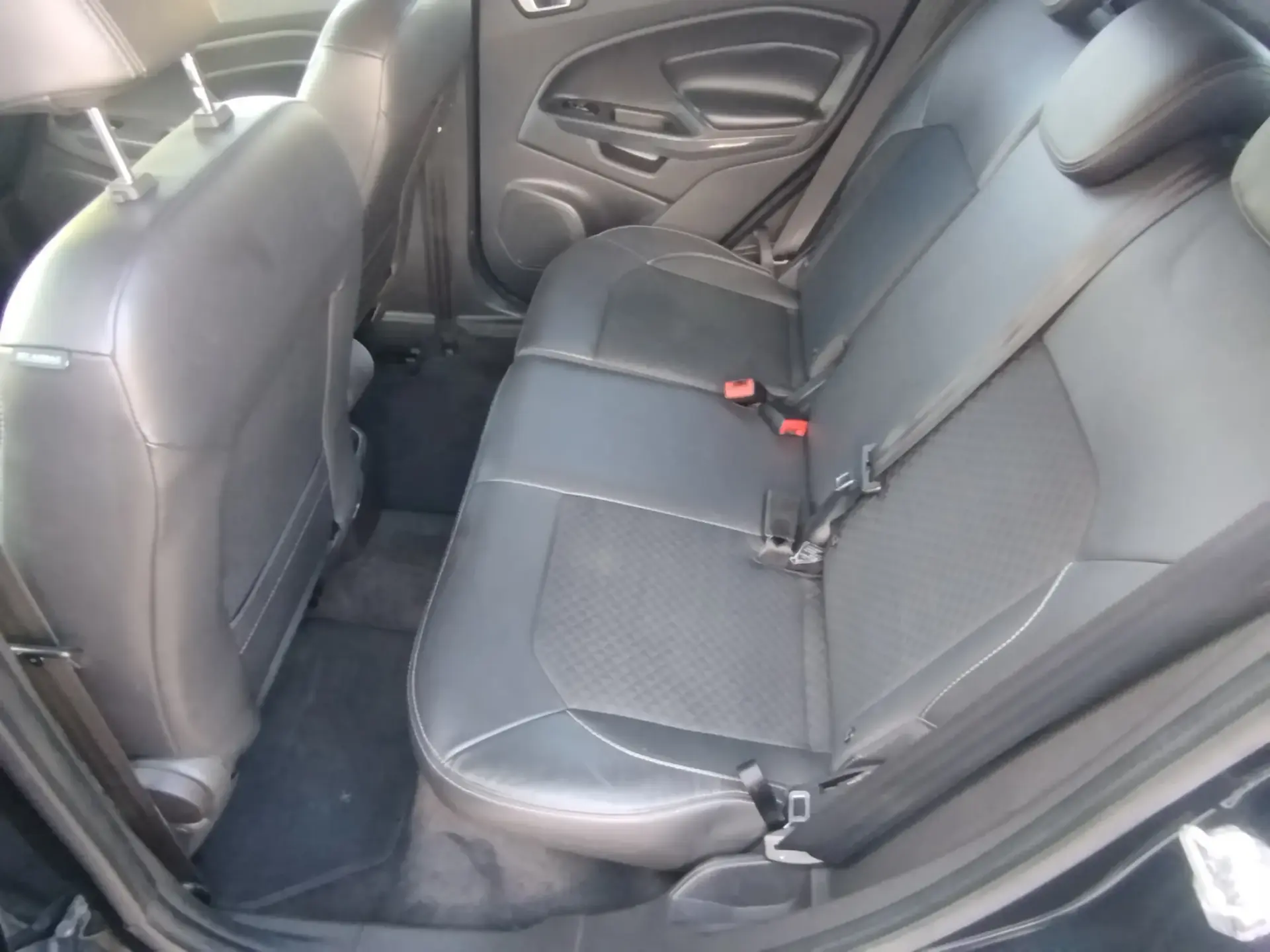 Ford EcoSport 1.5 TDCi Titanium S 6