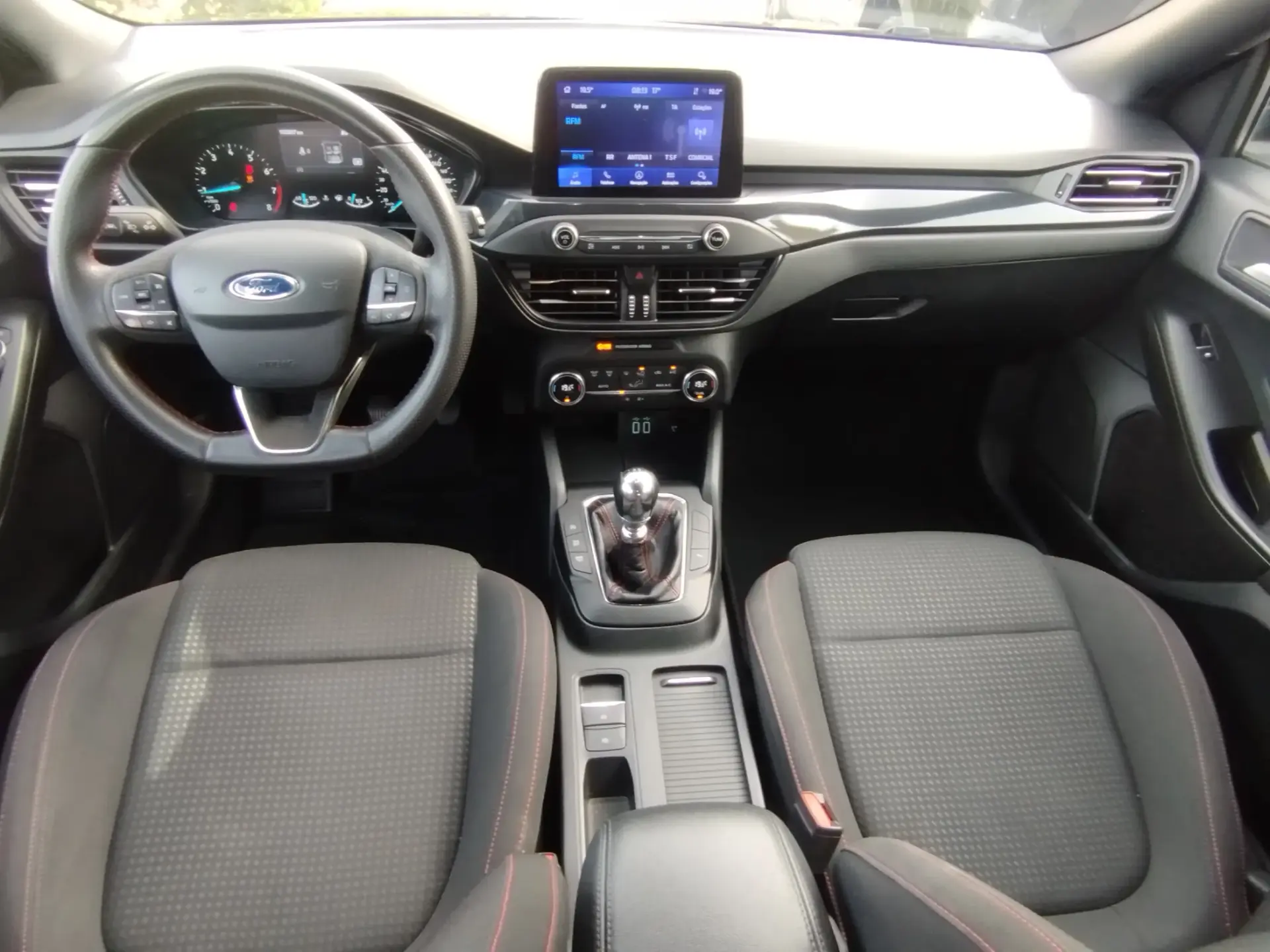 Ford Focus 1.0 EcoBoost MHEV ST-Line 9