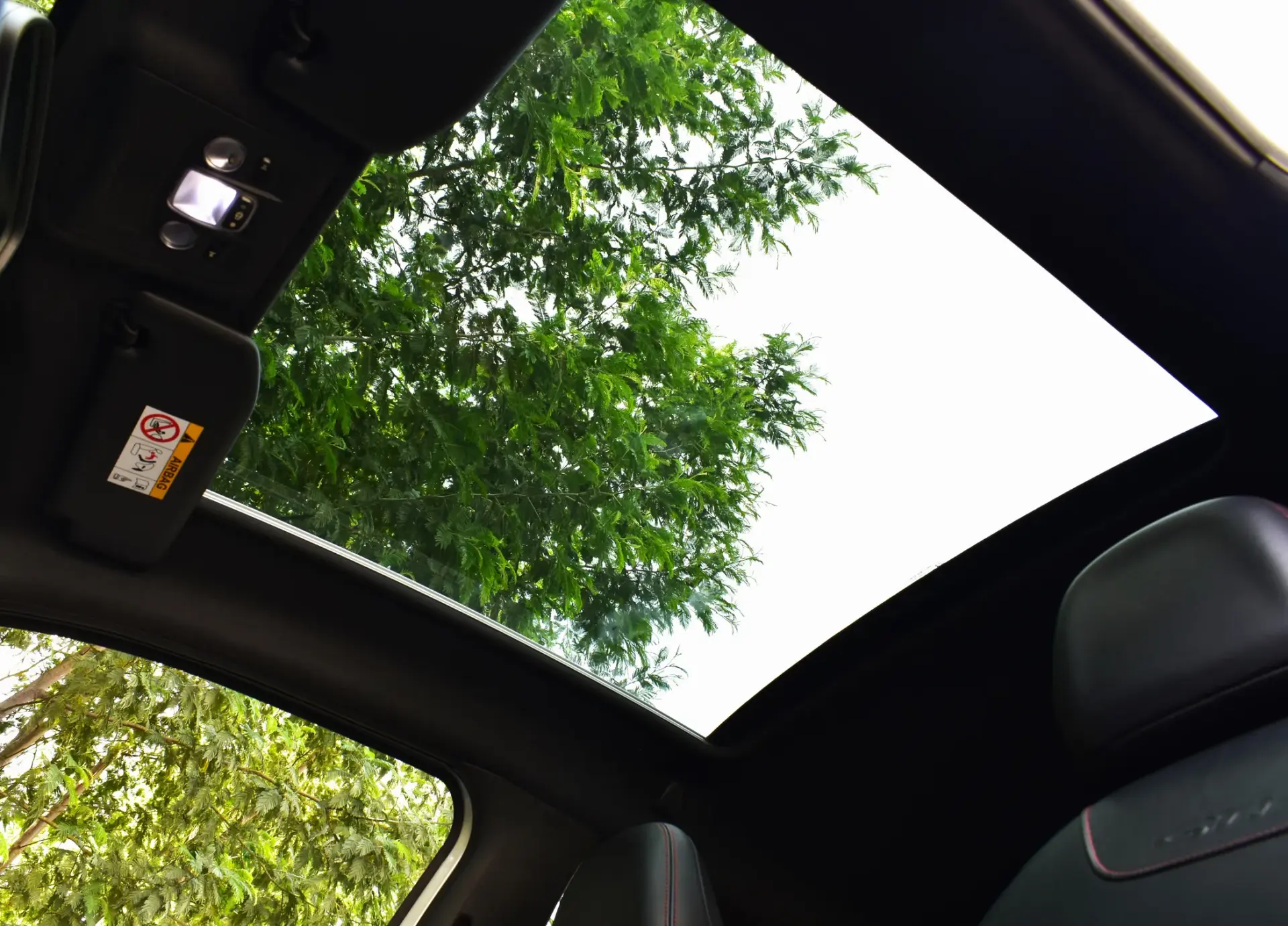 Peugeot 208 GTi 200 THP 10