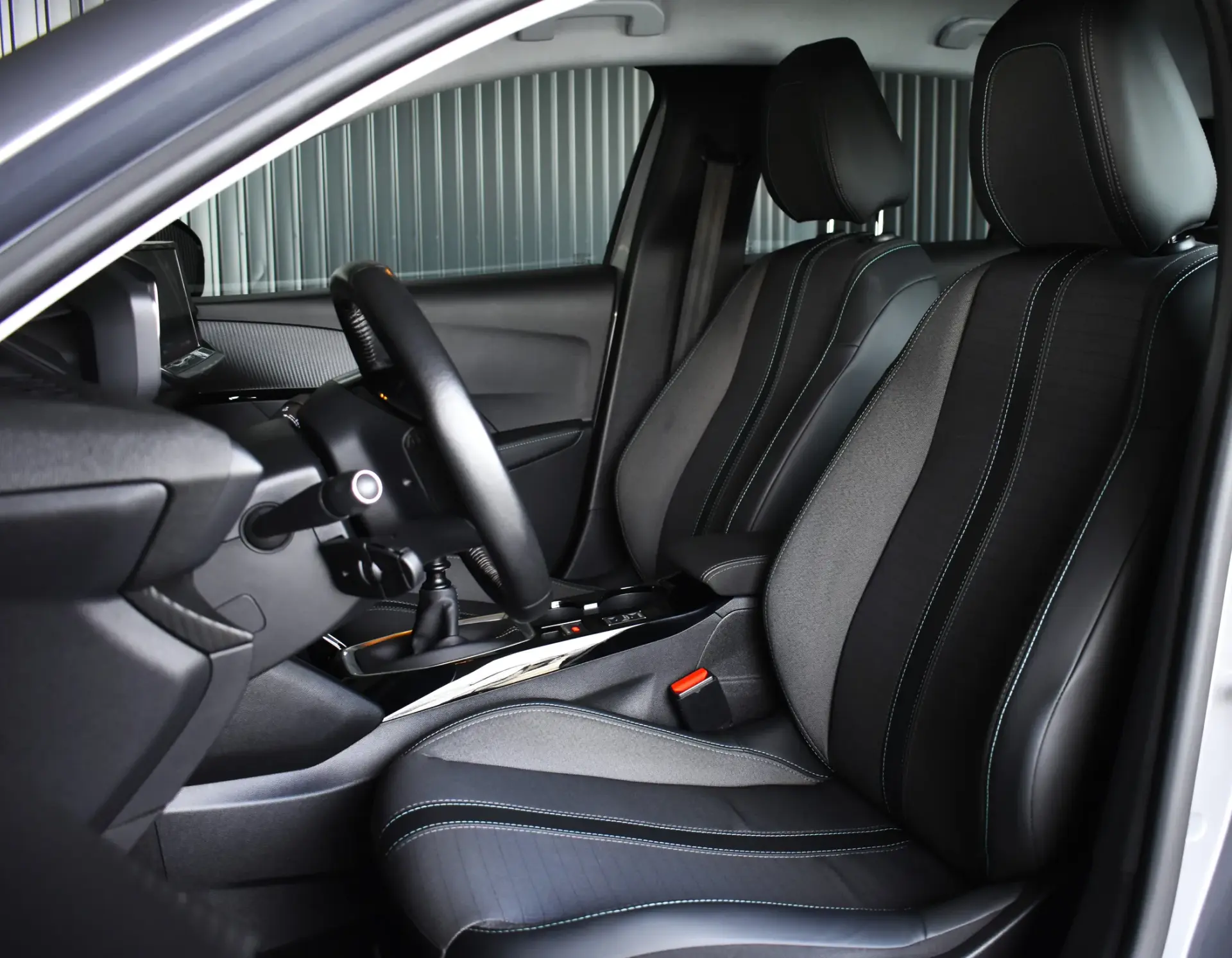 Peugeot 208 1.2 PureTech Allure Pack 6