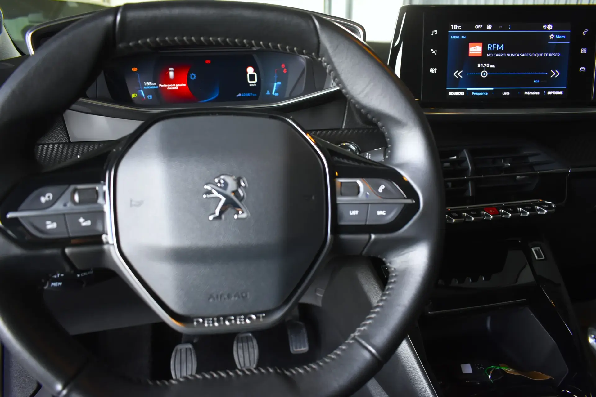 Peugeot 208 1.2 PureTech Allure Pack 8