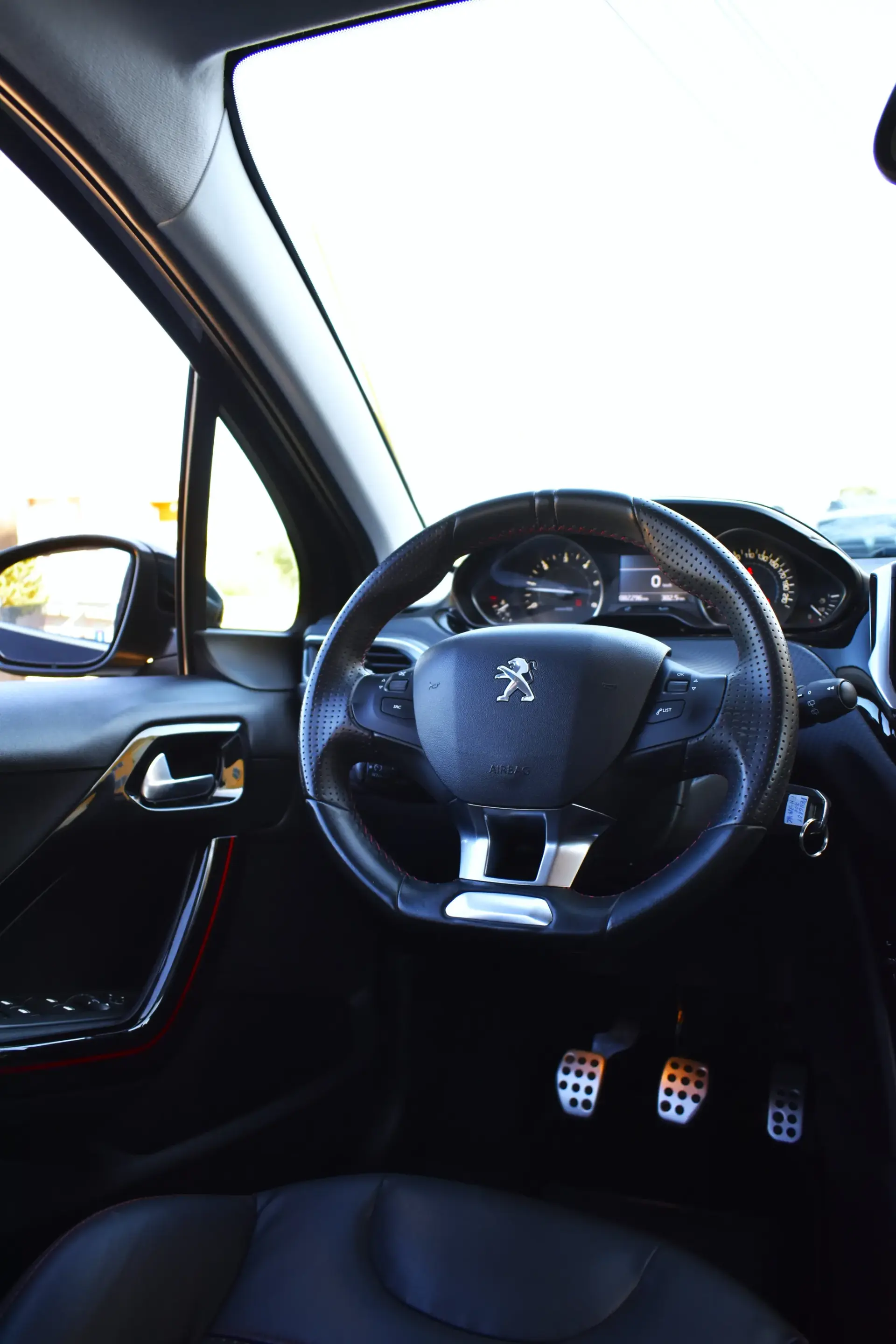 Peugeot 208 1.6 BlueHDi GT Line 10