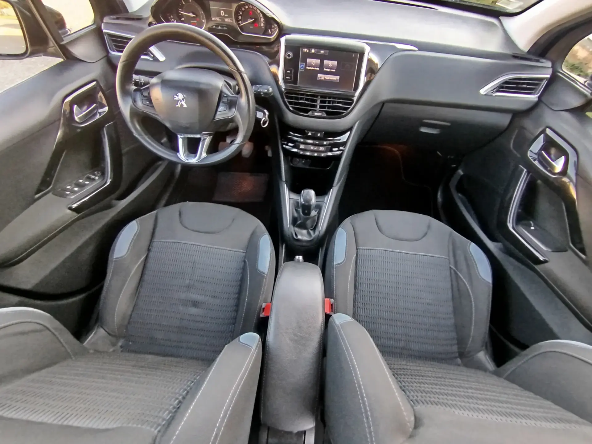 Peugeot 208 1.6 e-HDi Allure 95g 3