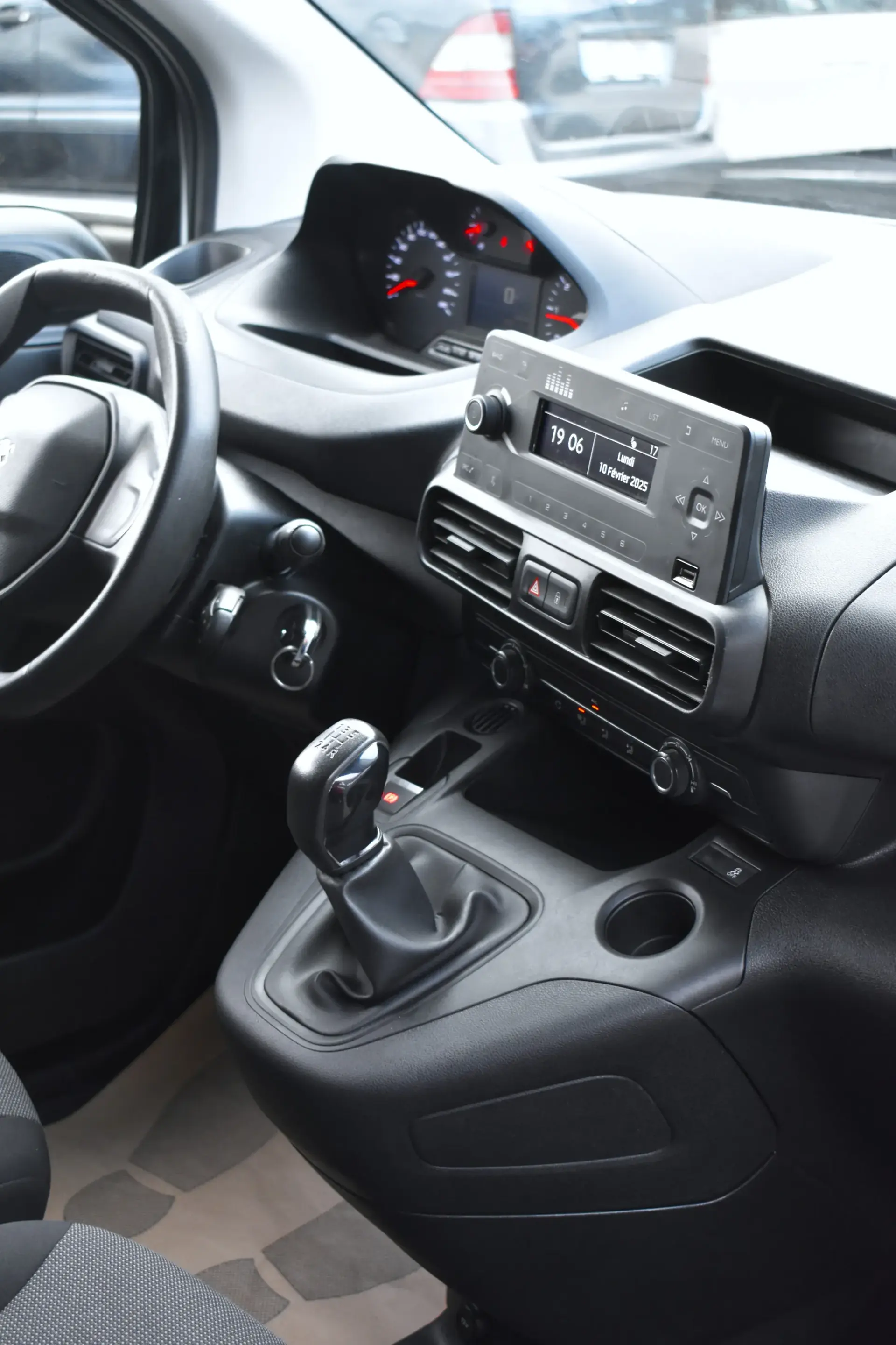 Peugeot Partner 1.5 BlueHDi Asphalt Standard 12