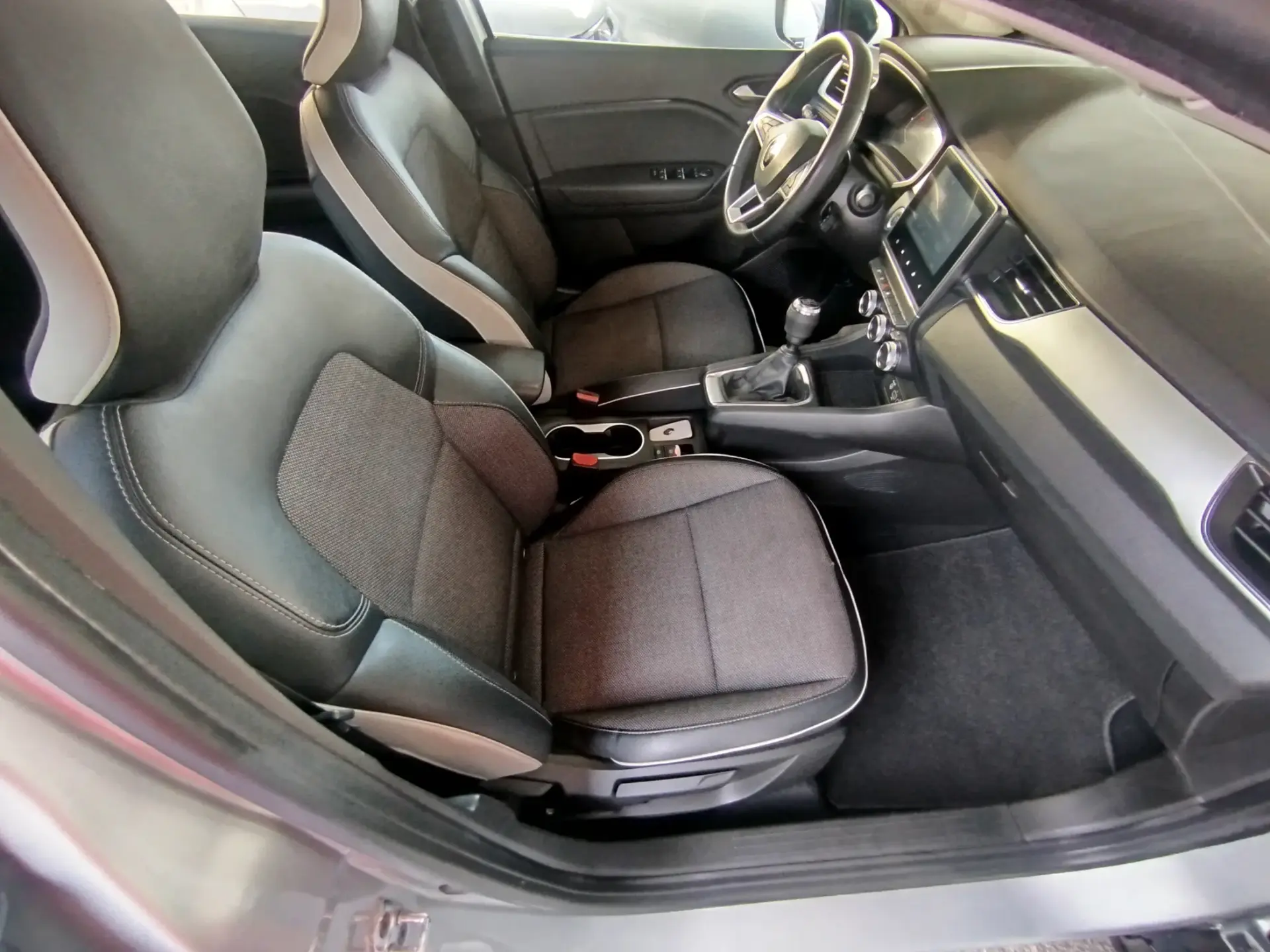 Renault Captur 1.0 TCe Exclusive 5