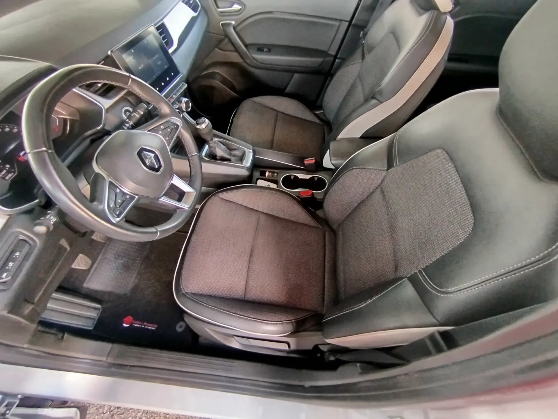Renault Captur 1.0 TCe Exclusive 7