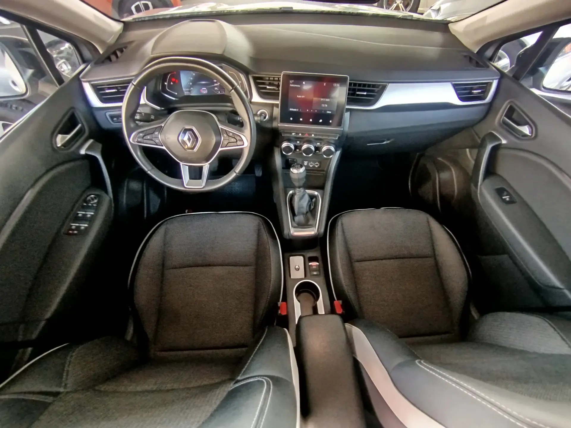Renault Captur 1.0 TCe Exclusive 9