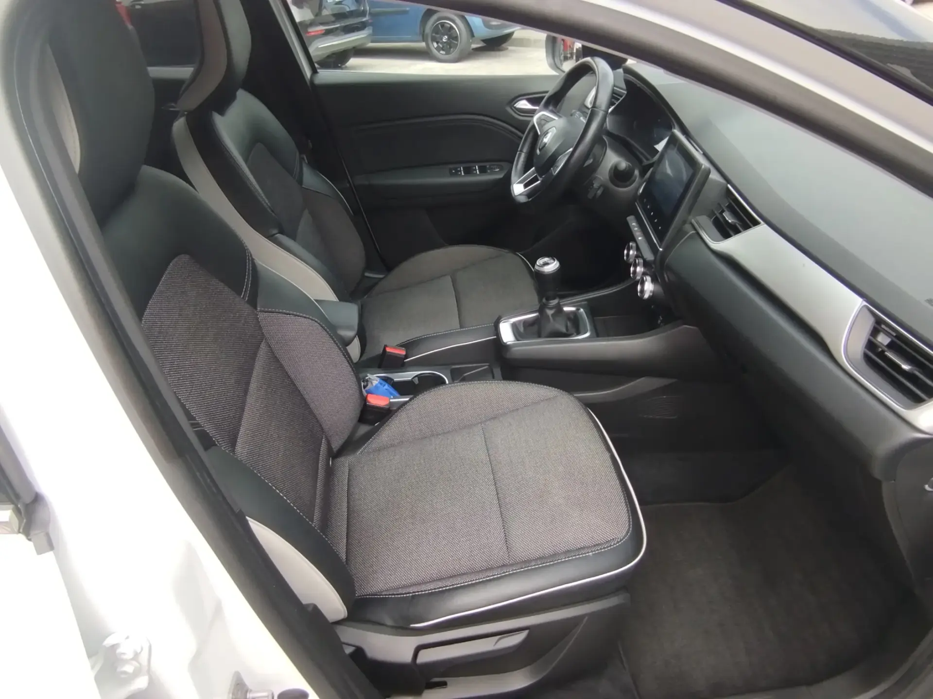 Renault Captur 1.0 TCe Evolution Bi-Fuel 6